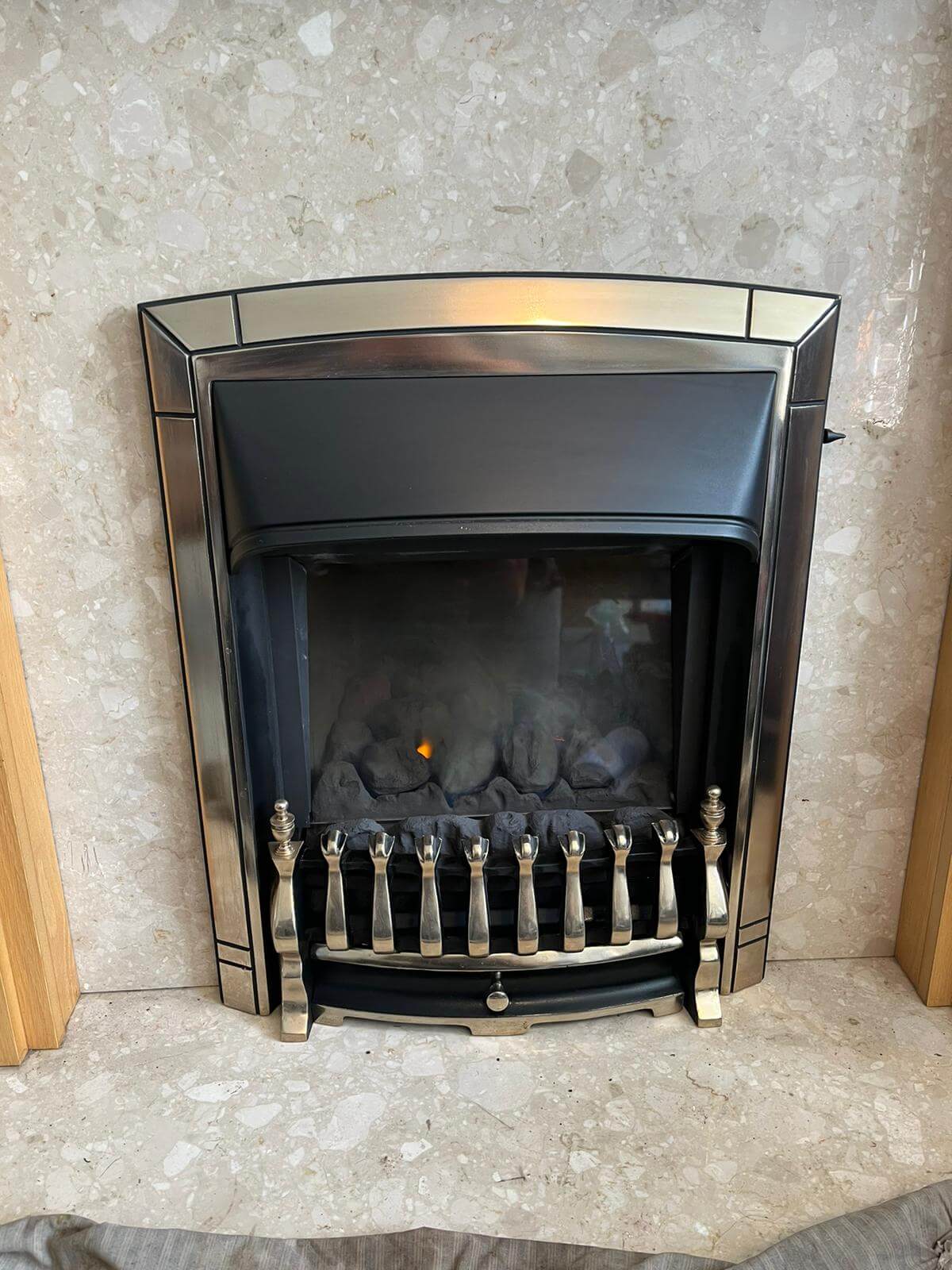 Contemporary gas fire